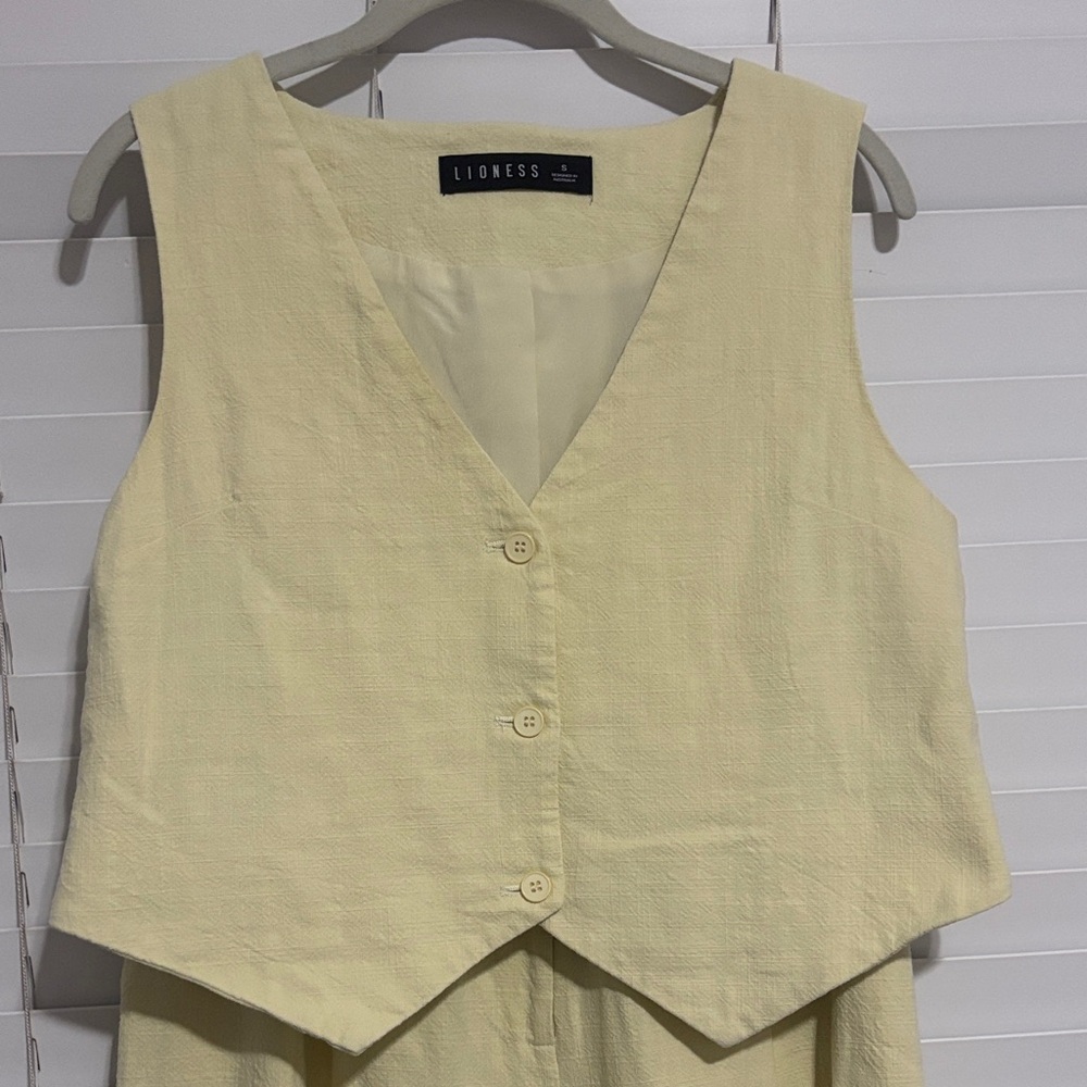 Lioness Light Yellow V-Neck Buttoned Top